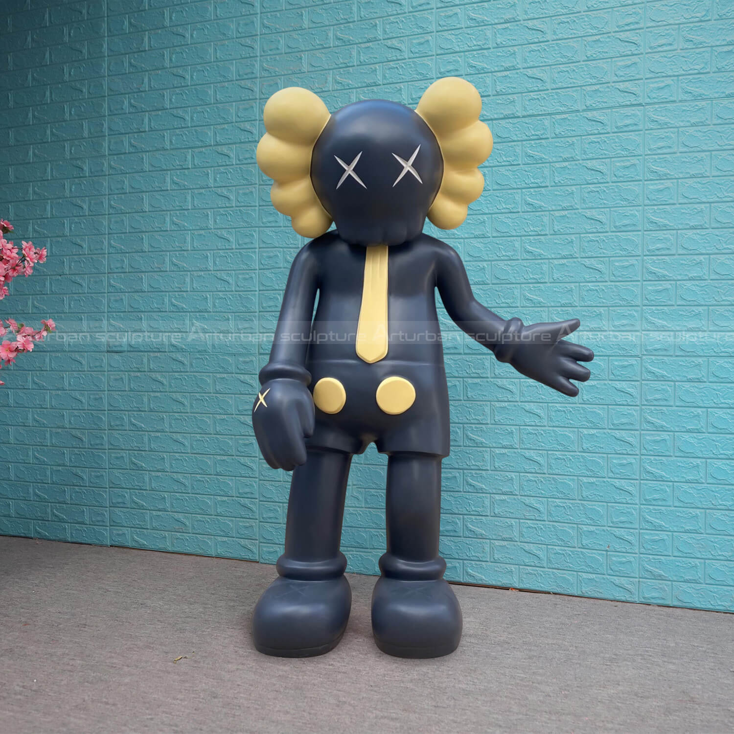 Outdoor Garden Decoration Use Customized Size Fiberglass Kaws