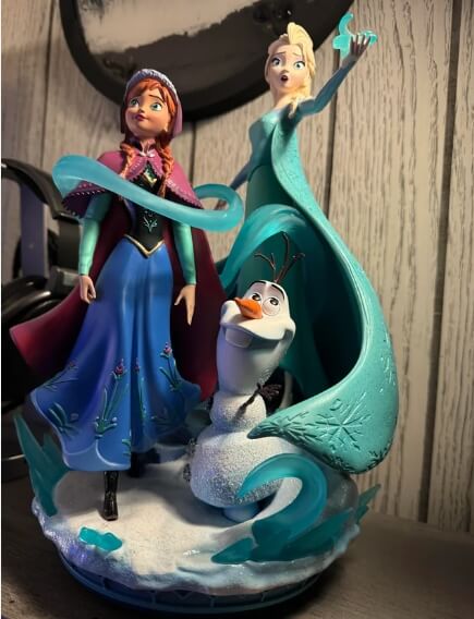 frozen anna statue