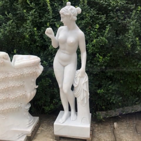 venus with apple statue
