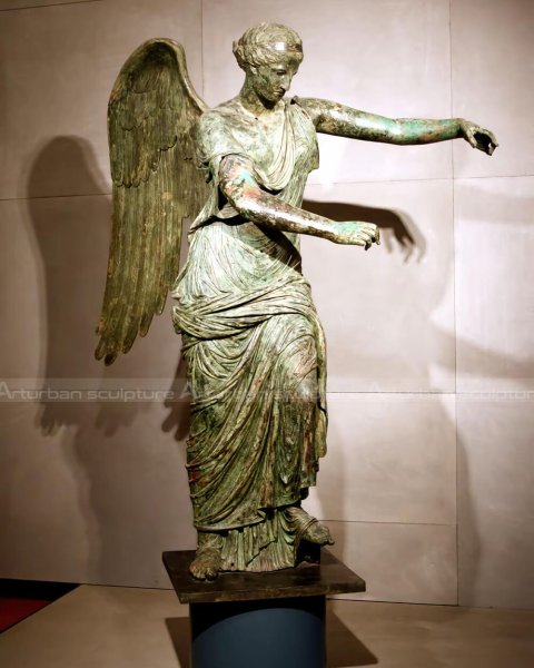 winged victory bronze sculpture