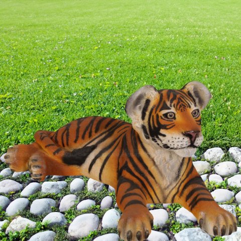 tiger cub statue