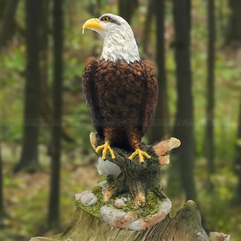 large outdoor eagle sculpture