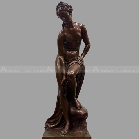 Venus at the bath Statue