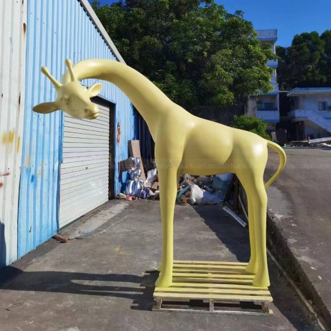 resin giraffe statue