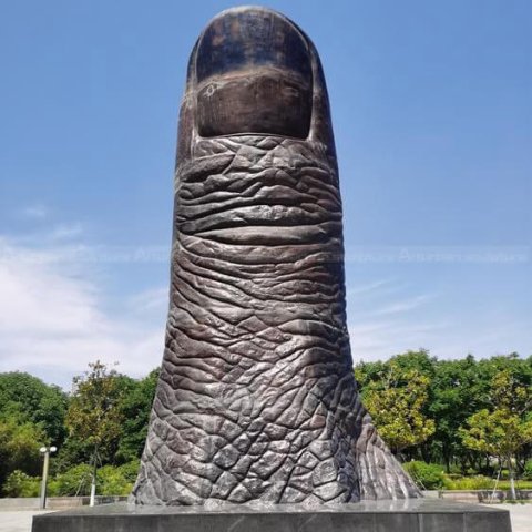 Big Thumb Statue