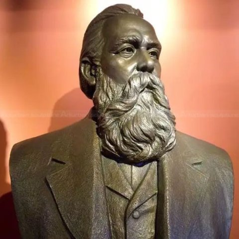 Friedrich Engels Statue