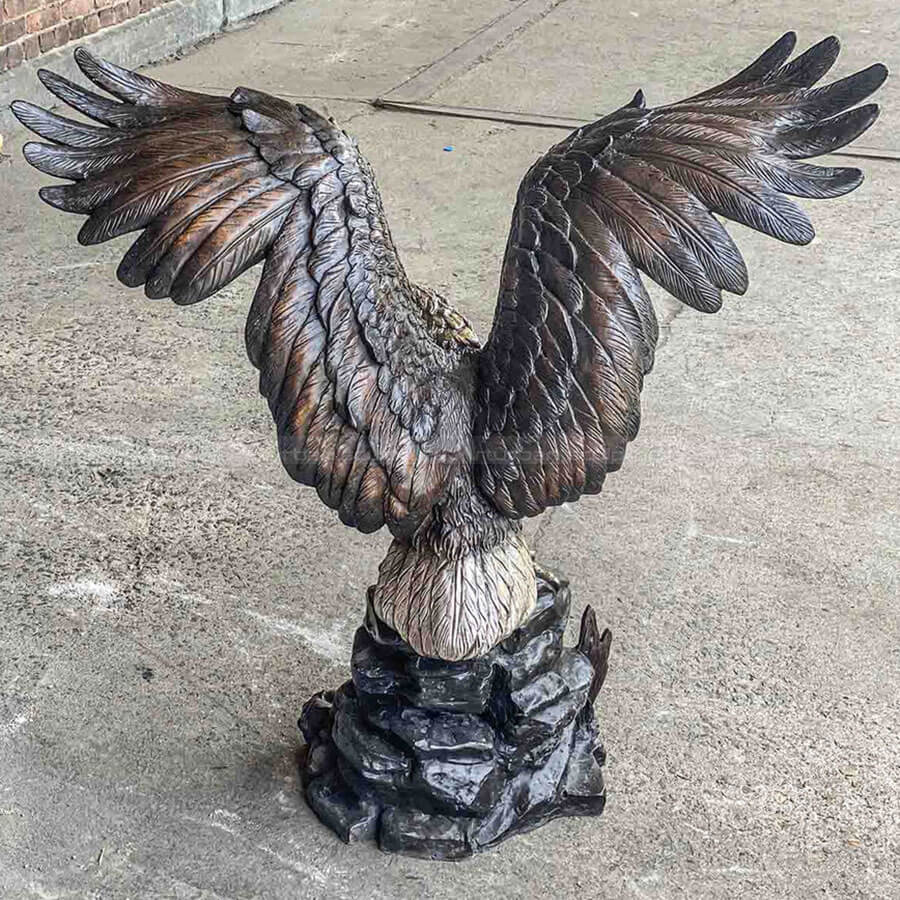 american bald eagle sculpture