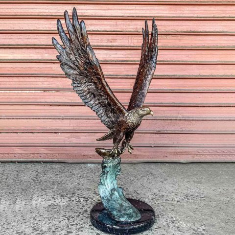 Flying Eagle Garden Ornament