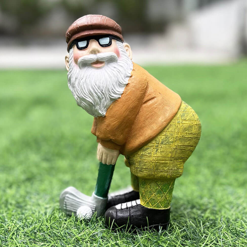 golfing gnome statue